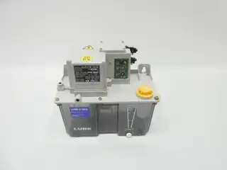 LUBE AMO-II-150S LUBRICATION PUMP TANK 110V-AC 20W 180CC/MIN
