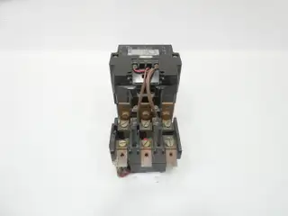 SQUARE D 8536 SF01 STARTER 240V-AC 100HP SIZE 4