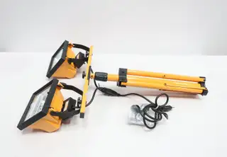 WOODS L-13 TELESCOPING TWIN HEAD WORK LIGHT 120V-AC 500W