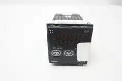 OMRON E5CSV-Q1TD DIGITAL TEMPERATURE CONTROLLER 250V-AC 12V-DC