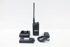 MOTOROLA RU4160BKN9BA HANDHELD RADIO W/ CHARGING BASE