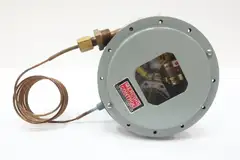 MERCOID DAW-38-103 RG5 TEMPERATURE SWITCH 120/240V-AC/DC 100-200F