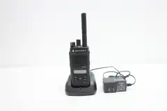 MOTOROLA XPR3500E AAH02RDH9VA1AN RADIO WITH CHARGING STATION