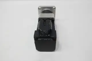 BR AUTOMATION 8LVA23-R0000D000-0 SERVO MOTOR 3000RPM 14MM 1.3NM