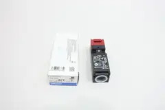 OMRON D4NS-4CF SAFETY INTERLOCK DOOR SWITCH 250V-DC 240V-AC