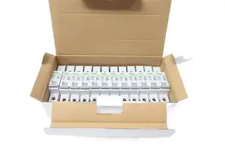 BOX OF 12 NOARK B1N1D15 MINIATURE CIRCUIT BREAKER 15A 240V-AC 60V-DC 1P