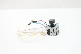 SAIA UBR13UG4RP AC MOTOR 3.3UF 1.5W 24V-AC
