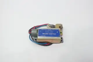 MICRO SWITCH BZLN-2-RH TOP ROLLER ARM LIMIT SWITCH 125/250/480V-AC 125/250V-DC