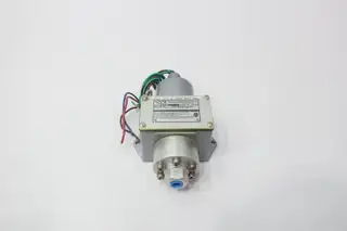 CCS 646GE5 HEAVY DUTY EXPLOSION PROOF PRESSURE SWITCH 1/4IN 4500PSI