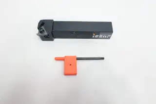 ISCAR SER-1000-M27 3890522 CARBIDE INSERT TOOL HOLDER 1IN SHANK