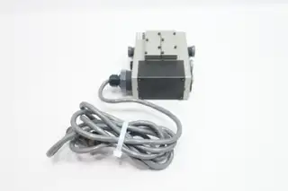 SMC NVV5FS3-01T-021-03T PNEUMATIC MANIFOLD