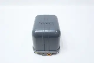 FISHER FS3570-12 PNEUMATIC VALVE POSITIONER 3-15PSI