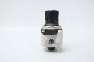 SMC SRH3110-N02 PNEUMATIC REGULATOR 1/4IN NPT 0.05-0.7MPA