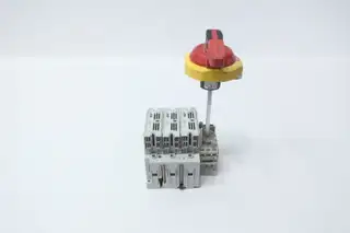 SPRECHER+ SCHUH L11-J30-1753 DISCONNECT SWITCH 30A 600V-AC 3P