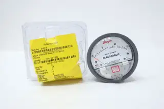 DWYER 2015 MAGNEHELIC DIFFERENTIAL PRESSURE GAUGES 4IN 1/4IN 0-15IN-H2O