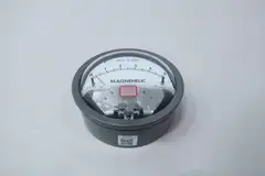 DWYER 2005 MAGNEHELIC DIFFERENTIAL PRESSURE GAUGES 4-1/2IN 1/4IN 0-5IN-H2O