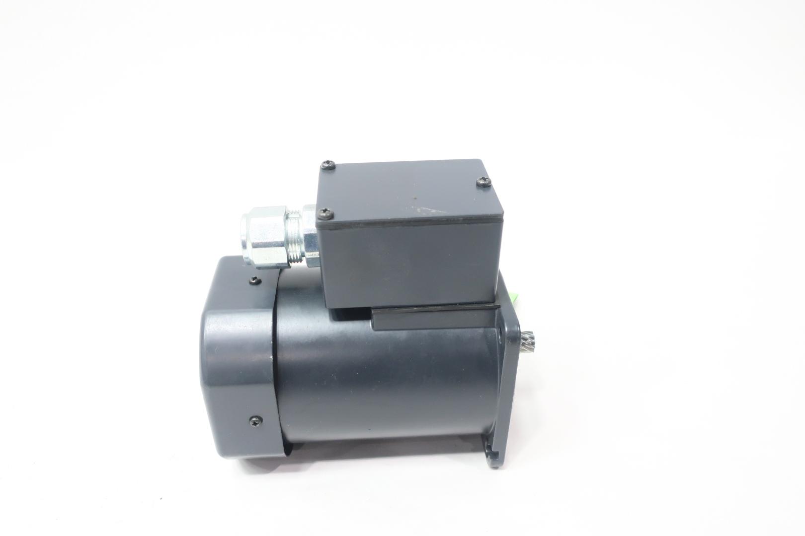 ORIENTAL MOTOR 5IK90GU-ST2F INDUCTION MOTOR 220V-AC 1600RPM 90W 3PH