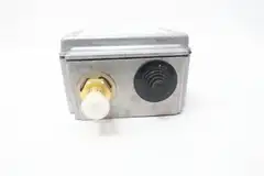 JOHNSON CONTROLS P77AAA-9350 PRESSURE SWITCH 400V-AC 3-30BAR