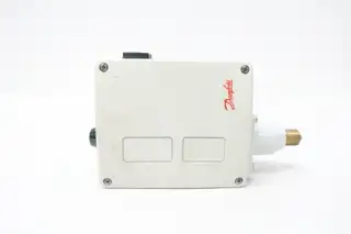 DANFOSS 17-5200 RT116 PRESSURE SWITCH 400V-AC 15-140PSI