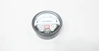 DWYER 2015C PRESSURE GAUGE 1/8IN NPT 4IN 0-15IN-H2O