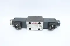MOOG WE43P06C08PC0BN HYDRAULIC DIRECTIONAL CONTROL VALVE 24V-DC