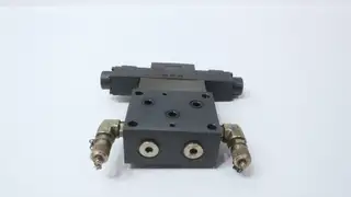 MOOG XEB16405-000-21 HYDRAULIC DIRECTIONAL CONTROL VALVE