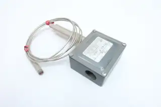 UNITED ELECTRIC 93B TYPE F7 TEMPERATURE TRANSMITTER -125 TO 425F