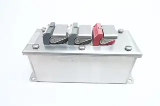 ALLEN BRADLEY 800H-3HC4 PUSHBUTTON ENCLOSURE