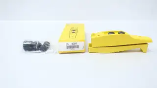 HUBBELL 5C317 COMPACT PUSHBUTTON PENDANT STATION 120/240V-AC