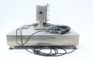 AVERY WEIGH-TRONIX CG-FLS ZM301-SD1 WEIGH SCALE INDICATOR 125LB 110-240V-AC