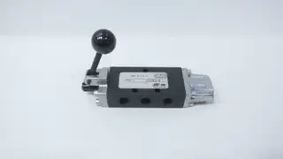 ARO E212LS-G MANUALLY OPERATED DIRECTIONAL CONTROL VALVE 1/4IN NPT