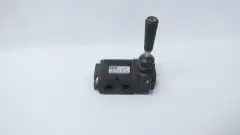 PARKER 523831000 MANUALLY OPERATED DIRECTIONAL CONTROL VALVE 1/4IN 150PSI NPT