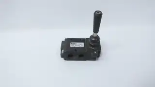 PARKER 523831000 MANUALLY OPERATED DIRECTIONAL CONTROL VALVE 1/4IN 150PSI NPT