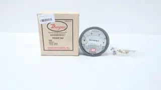 DWYER 2030 C PRESSURE GAUGE 4IN 0-30IN-H2O 1/8IN NPT