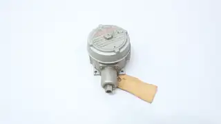 UE UNITED ELECTRIC J120-144 PRESSURE SWITCH 480V-AC 0.5-20PSI 1/4IN