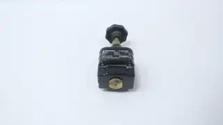 NORGREN 11-818-999 PNEUMATIC REGULATOR 115PSI 0.3-8PSI 1/4IN NPT