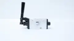 PARKER 422CS011K MANUALLY OPERATED DIRECTIONAL CONTROL VALVE 150PSI 1/4IN NPT
