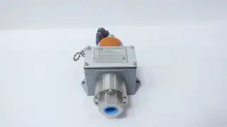 CCS 646GZE5-7011 PRESSURE SWITCH 125/250/480V-AC 330-1000PSI 1/2IN NPT