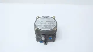 DWYER 1950-10-2F PRESSURE SWITCH 125/250/480V-AC 45IN-H2O 1/8IN