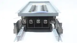 SQUARE D NQ430L2 POWER DISTRIBUTION PANELBOARD 225A AMP 240V-AC 3PH
