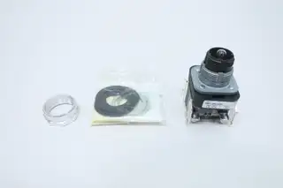 ALLEN BRADLEY 800T-QM10RA4 ILLUMINATED MOMENTARY PUSH-PULL BUTTON BASE 120V-AC