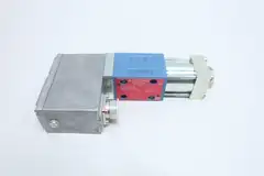 MOOG D633-303B R02KO1M0NSM2 SERVO VALVE 350BAR