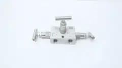 SWAGELOK SS-V3NBF8 STAINLESS INSTRUMENT MANIFOLD