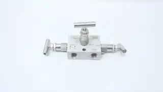 SWAGELOK SS-V3NBF8 STAINLESS INSTRUMENT MANIFOLD