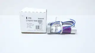 HONEYWELL C7027A 1049 MINI-PEEPER ULTRA VIOLET FLAME DETECTOR 1/2IN NPT 0-215F
