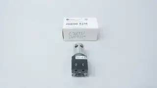 ALLEN BRADLEY 800T-QAH2G 30MM MOMENTARY GREEN ILLUMINATED PUSHBUTTON 12-130V-AC