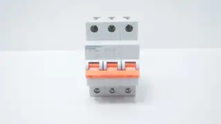SPRECHER+ SCHUH L8-10/3/B MINIATURE CIRCUIT BREAKER 10A 400V-AC 3P