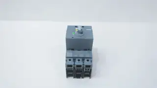 SIEMENS 3VA5110-1BB31-0AA0 CIRCUIT BREAKER W/ 3VA9137-0GK00 600V-AC 3P 100A