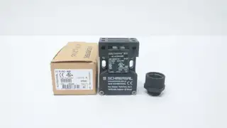 SCHMERSAL AZ 15 ZVK-M20 SAFETY SWITCH 500V-AC