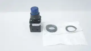 ALLEN BRADLEY 800H-QRBH2BD1 30MM MOMENTARY BLUE ILLUMINATED PUSHBUTTON 12-130VAC